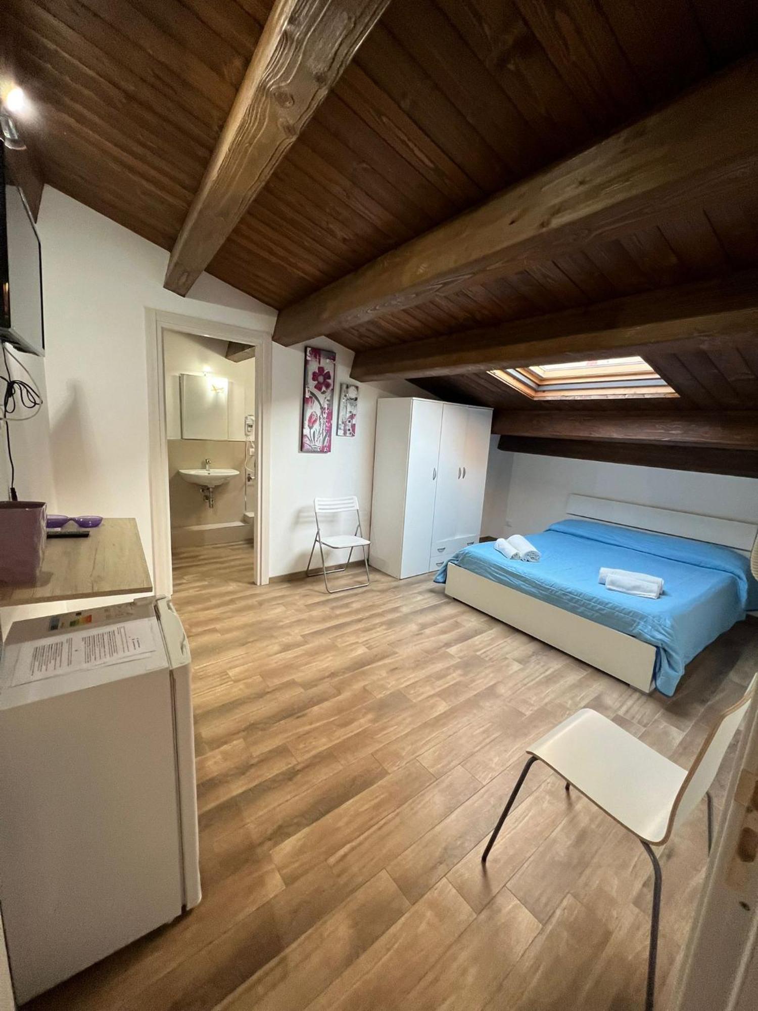 67 Rooms เชฟาลู ภายนอก รูปภาพ
